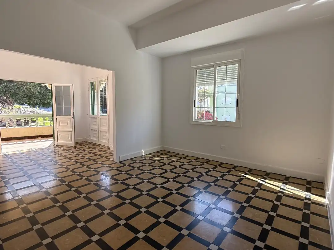 Piso en venta en Avenida Islas Canarias, 93, Buenavista - Chapatal Comedor de Piso en venta en Santa Cruz de Tenerife con Parquet, Terraza y Trastero