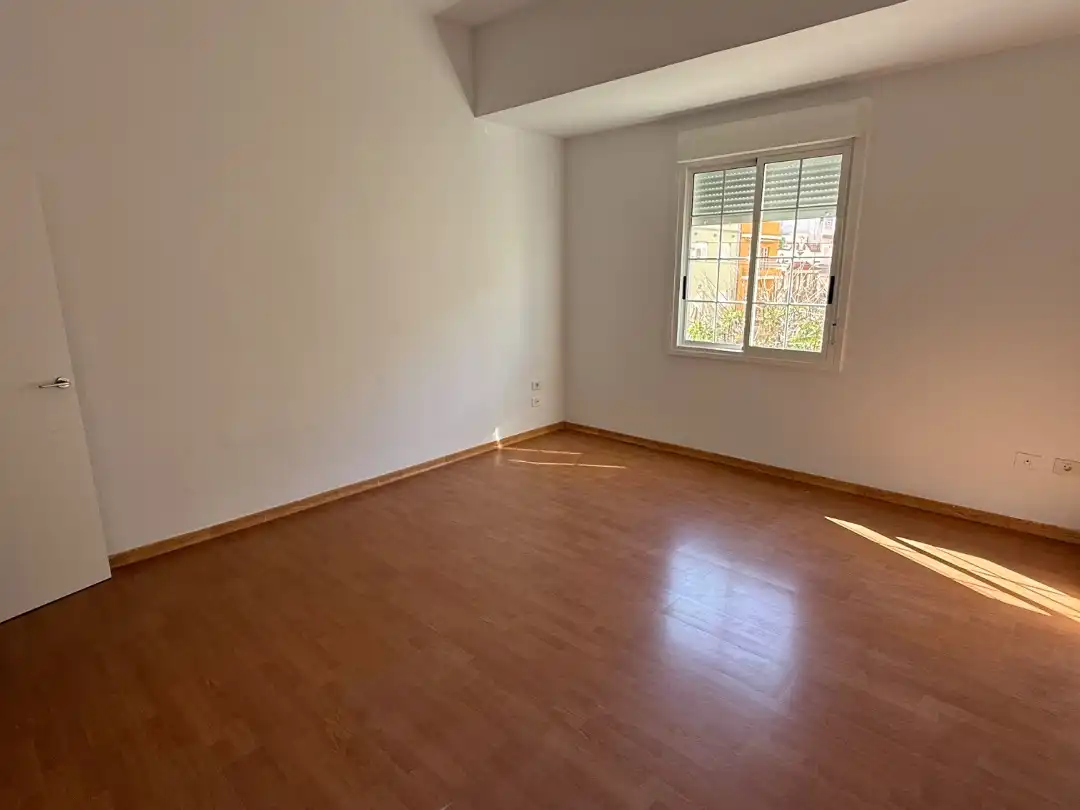 Piso en venta en Avenida Islas Canarias, 93, Buenavista - Chapatal Habitación de Piso en venta en Santa Cruz de Tenerife con Parquet, Terraza y Trastero
