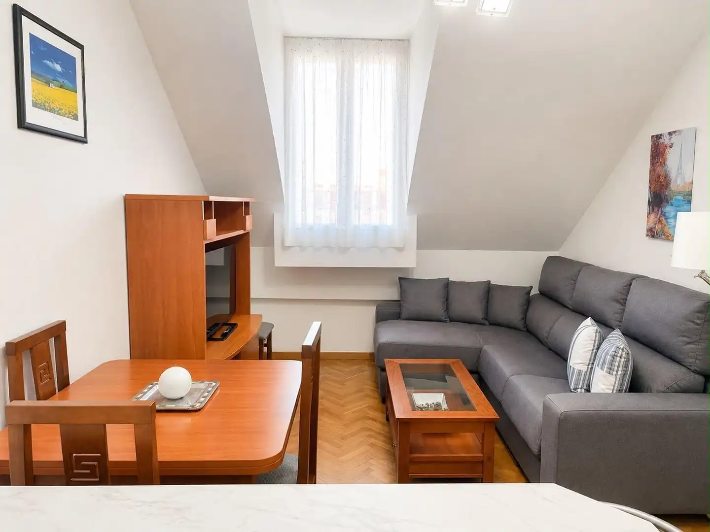 Apartamento de alquiler en Calle del Capitán Angosto Gómez Castrillón, 131, Centro Sala de estar de Apartamento de alquiler en Aranjuez con Aire acondicionado, Calefacción y Parquet