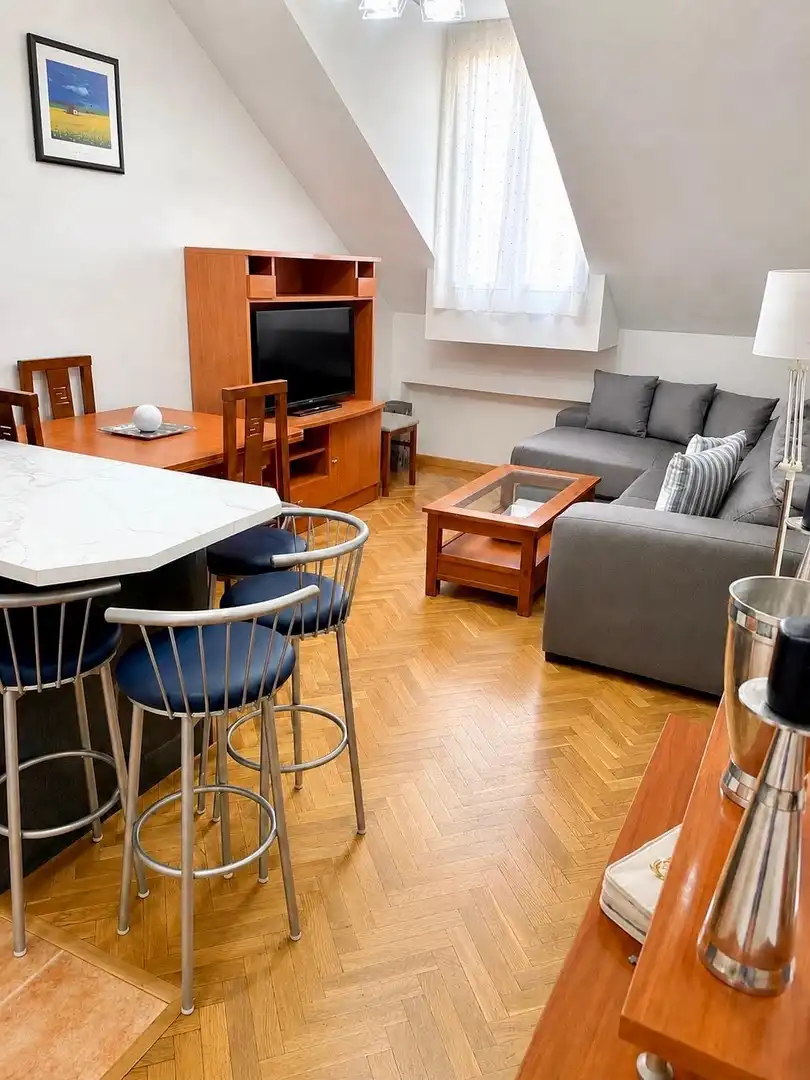 Apartamento de alquiler en Calle del Capitán Angosto Gómez Castrillón, 131, Centro Sala de estar de Apartamento de alquiler en Aranjuez con Aire acondicionado, Calefacción y Parquet