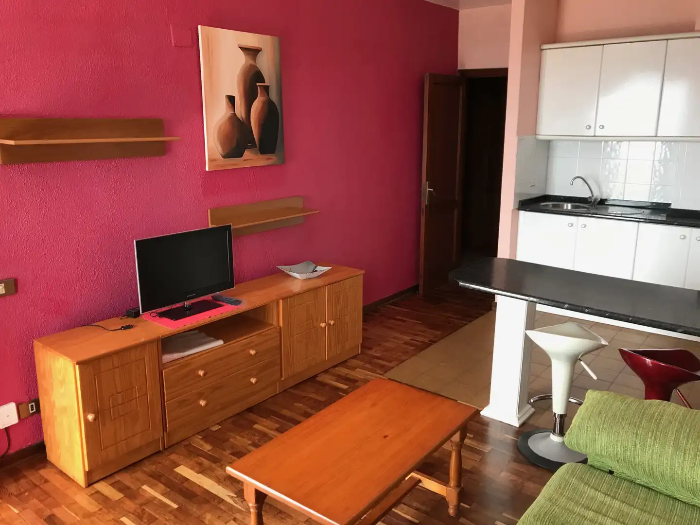 Pis de lloguer a Calle Escultor Juan Jaén Díaz, 9, Tafira Sala d'estar de Pis de lloguer en Las Palmas de Gran Canaria amb Parquet, Terrassa i Moblat