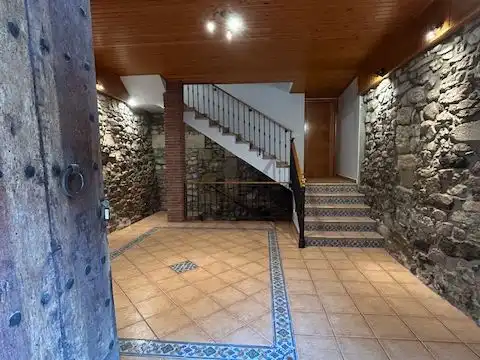 Casa adosada de alquiler en Carrer ďAnglesola, 1, Vilagrassa Casa adosada de alquiler en Vilagrassa con Calefacción, Parquet y Balcón