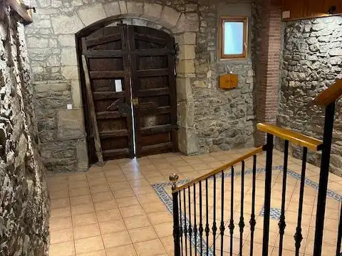 Casa adosada de alquiler en Carrer ďAnglesola, 1, Vilagrassa Casa adosada de alquiler en Vilagrassa con Calefacción, Parquet y Balcón