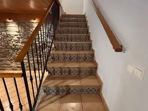 Casa adosada de alquiler en Carrer ďAnglesola, 1, Vilagrassa Casa adosada de alquiler en Vilagrassa con Calefacción, Parquet y Balcón
