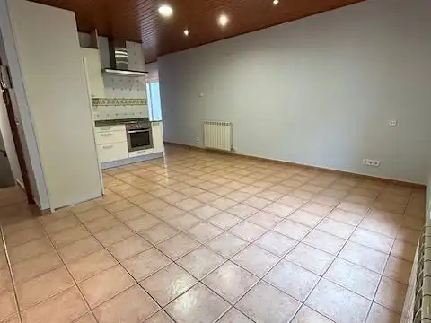 Casa adosada de alquiler en Carrer ďAnglesola, 1, Vilagrassa Cocina de Casa adosada de alquiler en Vilagrassa con Calefacción, Parquet y Balcón