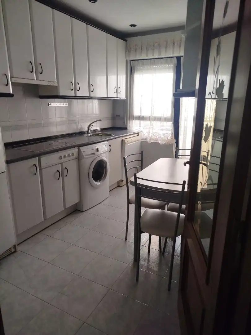 Wohnung zum Verkauf in Calle Medina, 40, Peñaranda de Bracamonte Küche von Wohnung zum Verkauf in Peñaranda de Bracamonte mit Heizung, Parkett und Terrasse