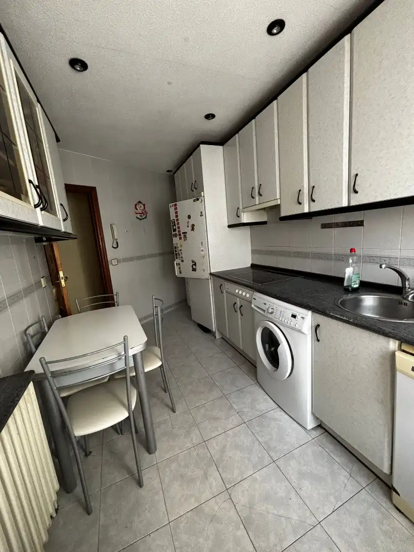 Wohnung zum Verkauf in Calle Medina, 40, Peñaranda de Bracamonte Küche von Wohnung zum Verkauf in Peñaranda de Bracamonte mit Heizung, Parkett und Terrasse