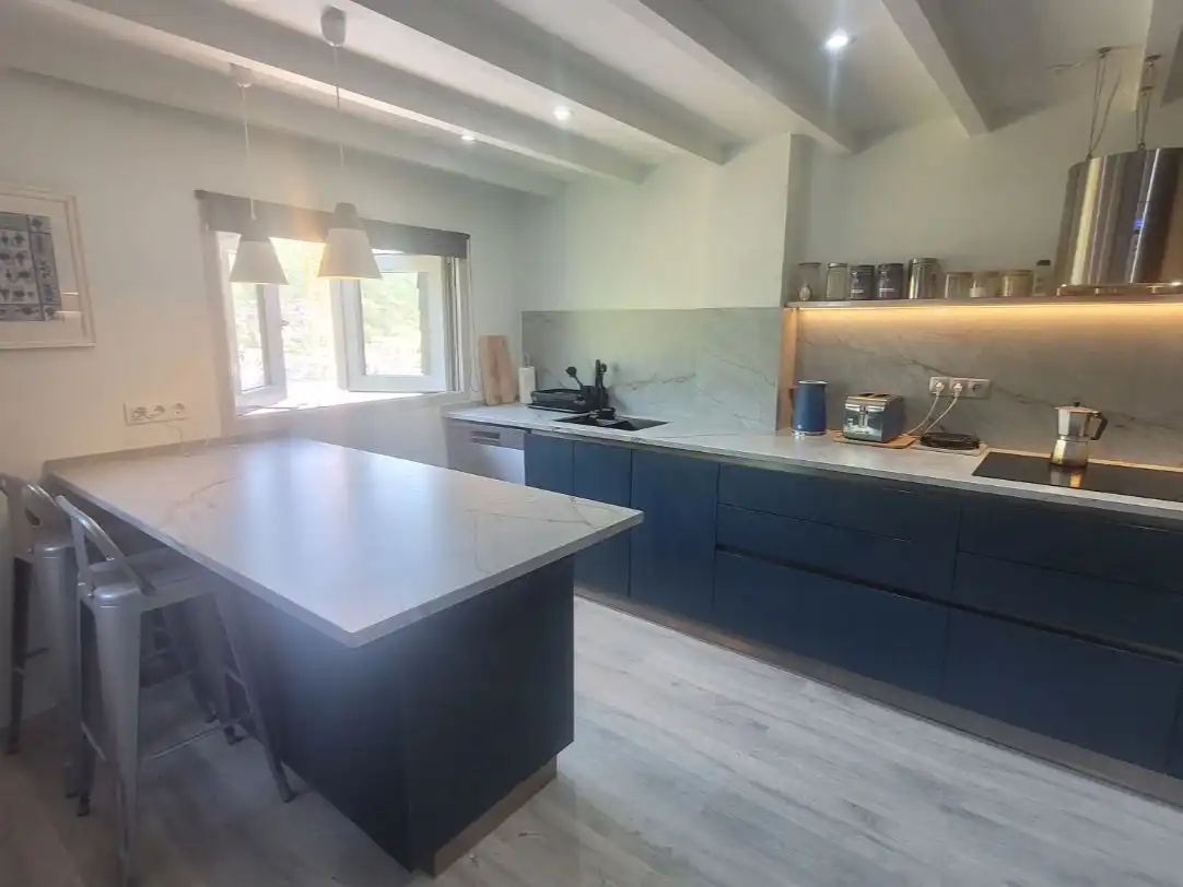 Piso en venta en Avenguda deth Pas d'Arró, 53, Vielha Cocina de Piso en venta en Vielha e Mijaran con Calefacción, Jardín privado y Terraza