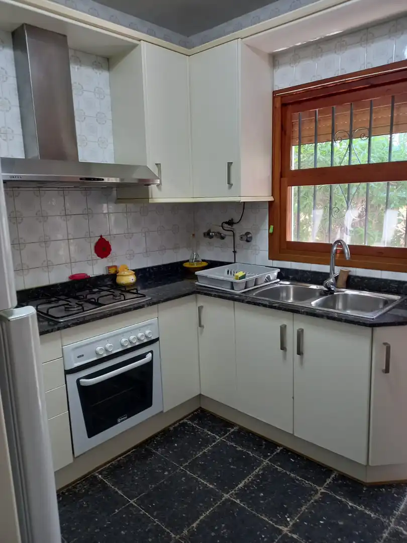 Haus oder Chalet zur Miete in Calle Almagro, 4, Calabardina Küche von Haus oder Chalet zur Miete in Águilas mit Klimaanlage, Heizung und Privatgarten