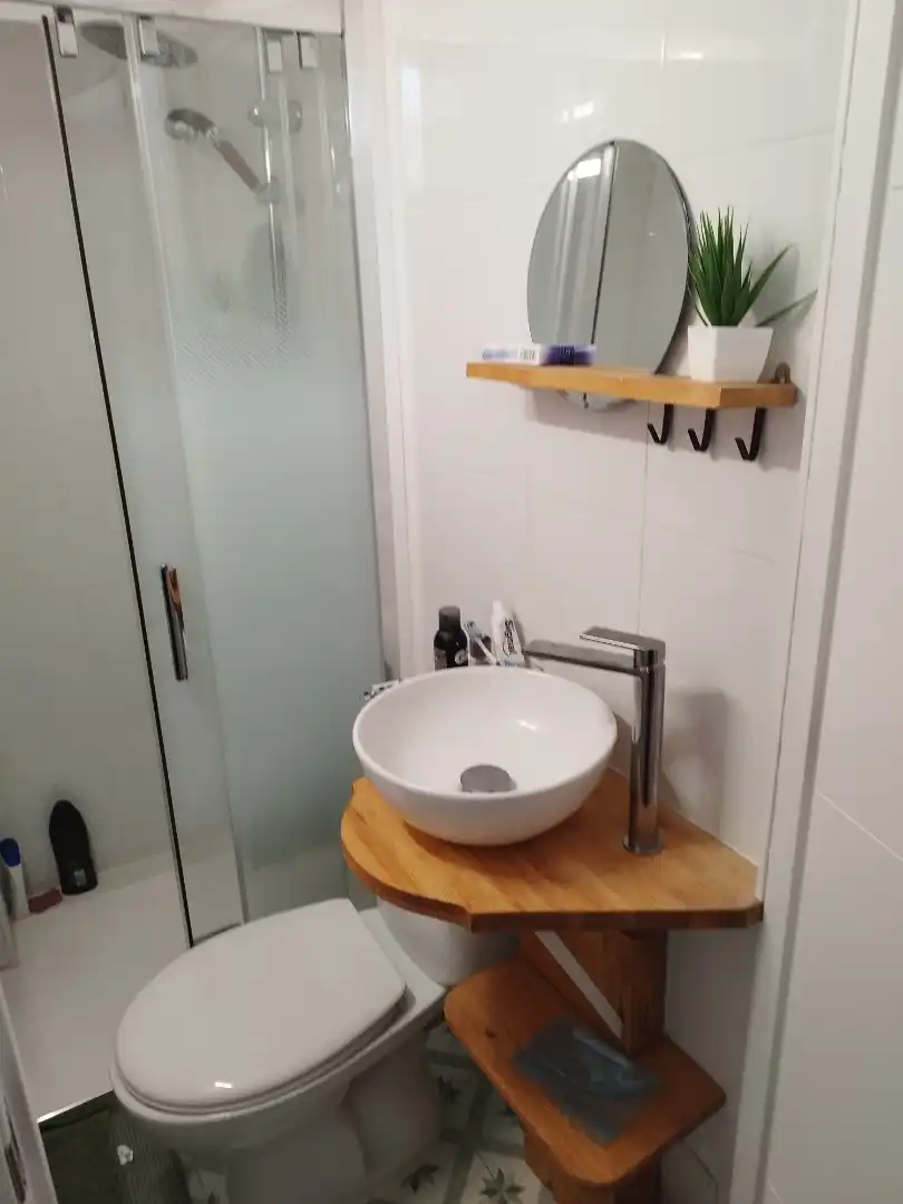 Bathroom of Apartments for rent in Los Barrios  with Furnished, TV and Community pool
