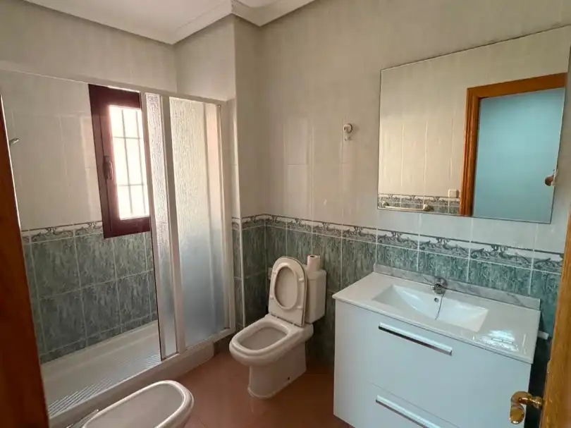 Planta baja de alquiler en Calle Costa Rica, 5, El Puerto - Romanilla Baño de Planta baja de alquiler en Roquetas de Mar con Amueblado