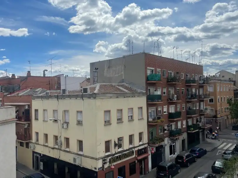 Pis en venda a Calle del Olvido, 87, Almendrales Vista exterior de Pis en venda en Madrid amb Aire condicionat, Calefacció i Moblat
