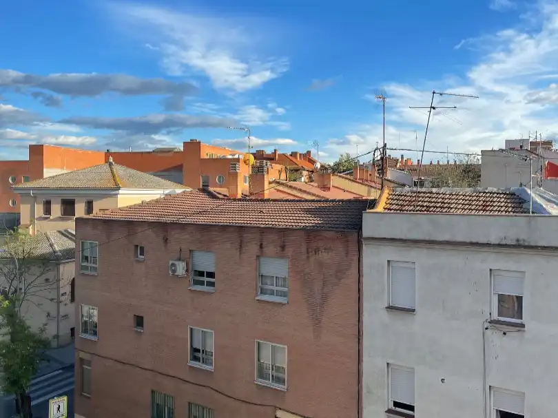 Pis en venda a Calle del Olvido, 87, Almendrales Vista exterior de Pis en venda en Madrid amb Aire condicionat, Calefacció i Moblat