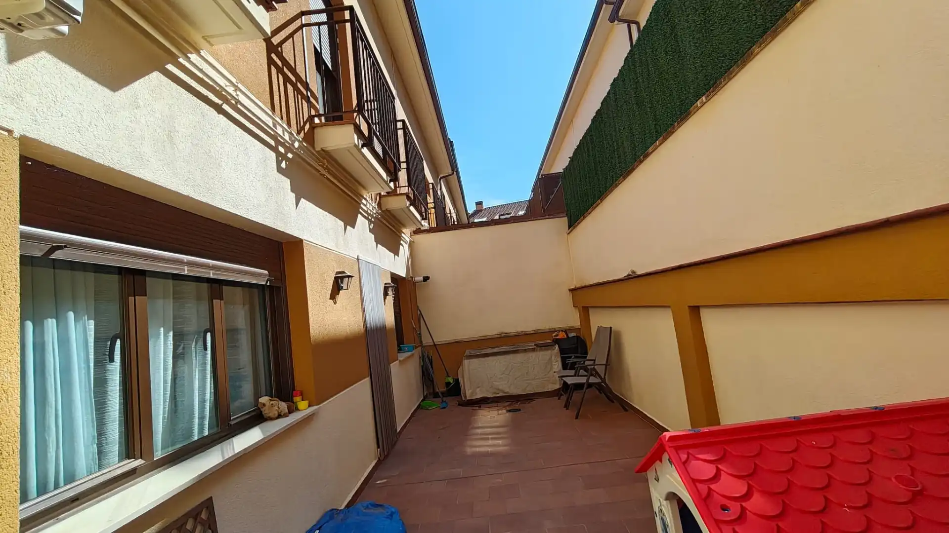 Maisonette zum Verkauf in Calle la Golondrina, 5, Villarejo de Salvanés Terrasse von Maisonette zum Verkauf in Villarejo de Salvanés mit Klimaanlage, Terrasse und Balkon