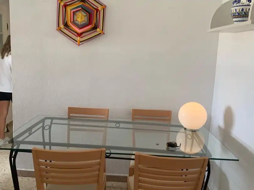 Wohnung zur Miete in Nucleo Bolsena, 8, Centro Esszimmer von Wohnung zur Miete in Montequinto mit Klimaanlage, Terrasse und Möbliert