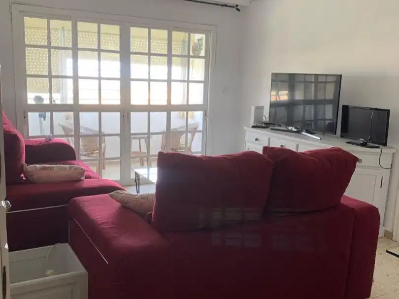 Wohnung zur Miete in Nucleo Bolsena, 8, Centro Wohnzimmer von Wohnung zur Miete in Montequinto mit Klimaanlage, Terrasse und Möbliert