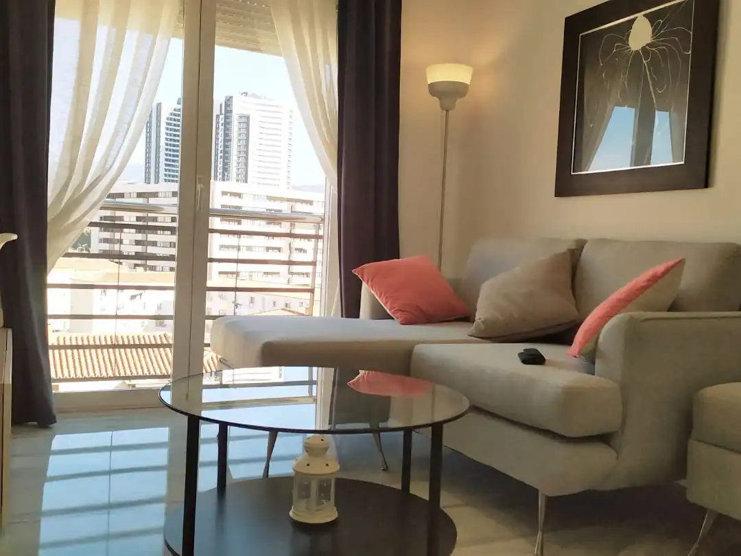 Apartamento de alquiler en Avenida del Arroyo de los Ángeles, 9, La Trinidad Sala de estar de Apartamento de alquiler en Málaga con Aire acondicionado, Calefacción y Amueblado