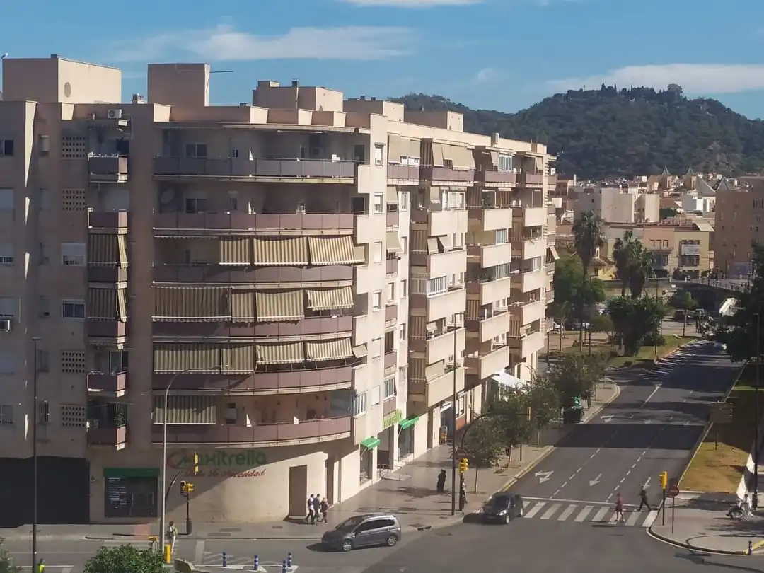 Apartamento de alquiler en Avenida del Arroyo de los Ángeles, 9, La Trinidad Vista exterior de Apartamento de alquiler en Málaga con Aire acondicionado, Calefacción y Amueblado