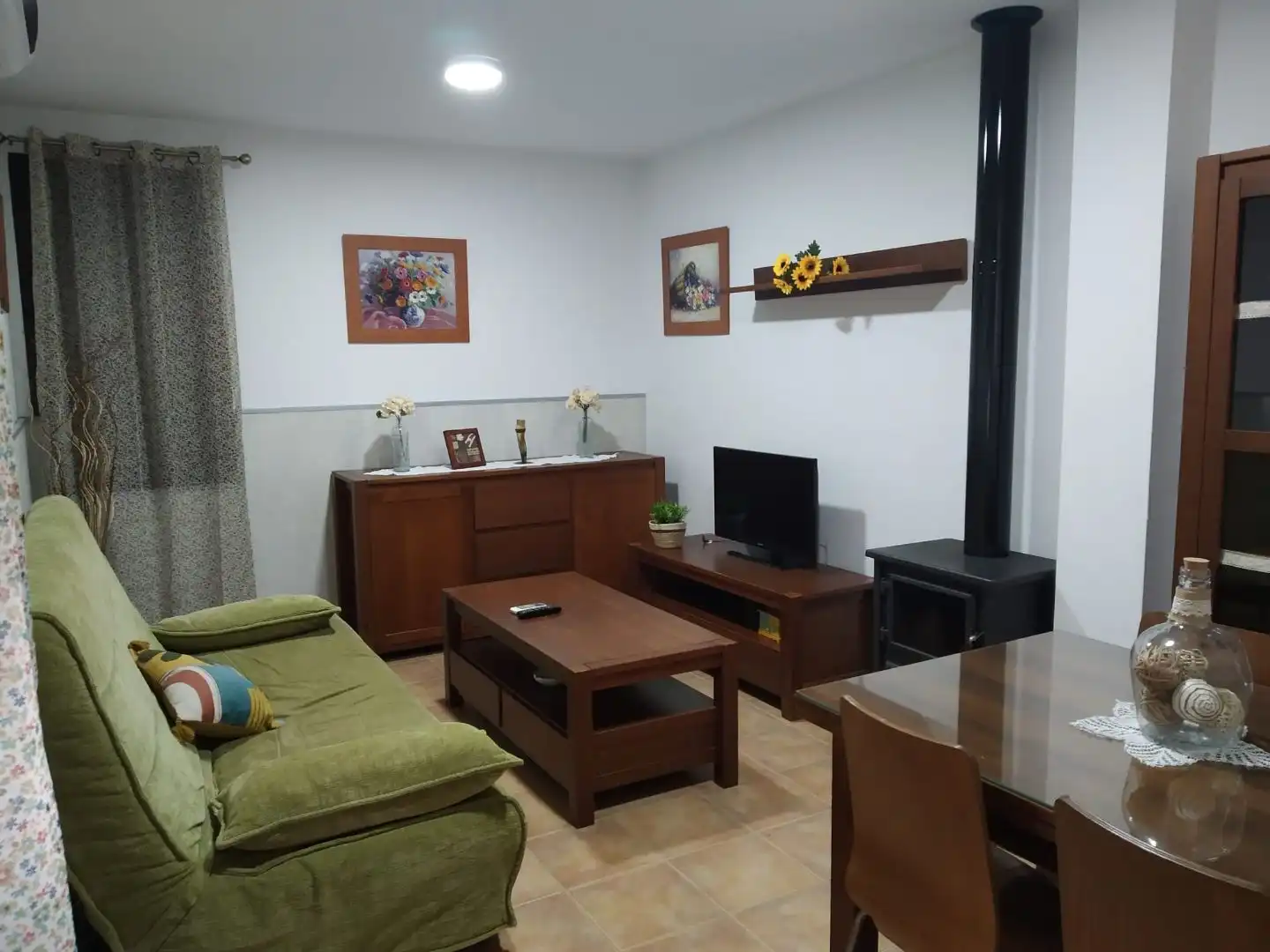 Sala d'estar de Casa adosada de lloguer en Cortegana amb Aire condicionat, Calefacció i Moblat