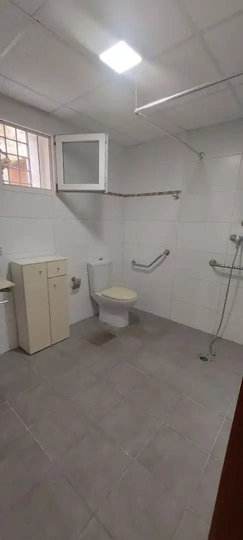 Bathroom of Ground floor for rent in Peralejos  with Air Conditioner, Furnished and Oven