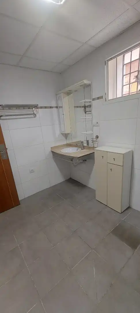 Bathroom of Ground floor for rent in Peralejos  with Air Conditioner, Furnished and Oven