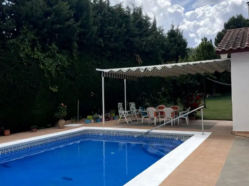 Piso en venta en Camino Alto de Toledo, 27, Olías del Rey Piscina de Piso en venta en Olías del Rey con Aire acondicionado, Calefacción y Jardín privado