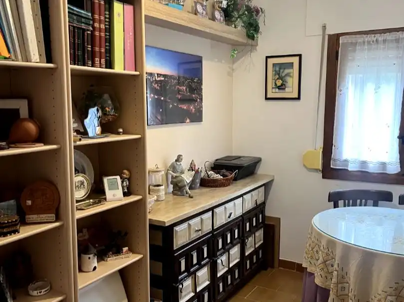 Piso en venta en Camino Alto de Toledo, 27, Olías del Rey Piso en venta en Olías del Rey con Aire acondicionado, Calefacción y Jardín privado