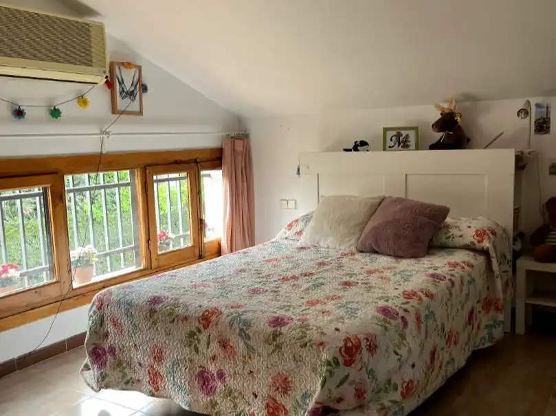 Piso en venta en Camino Alto de Toledo, 27, Olías del Rey Habitación de Piso en venta en Olías del Rey con Aire acondicionado, Calefacción y Jardín privado