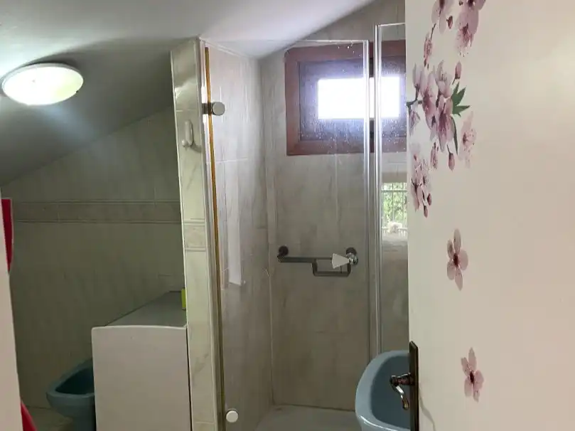 Piso en venta en Camino Alto de Toledo, 27, Olías del Rey Baño de Piso en venta en Olías del Rey con Aire acondicionado, Calefacción y Jardín privado