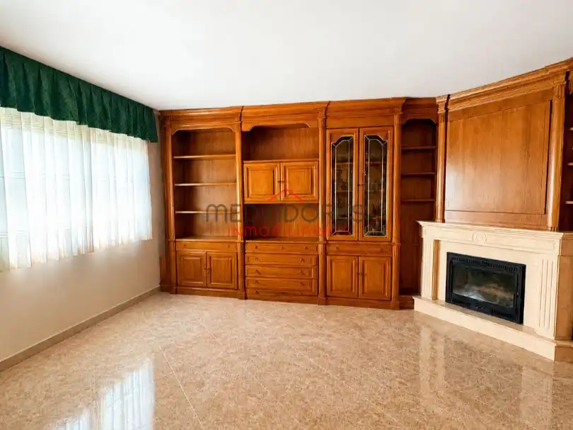 Flat for sale in Calle José Zorrilla, 10, Ensanche Living room of Flat for sale in Alcalá de Henares with Air Conditioner, Heating and Private garden