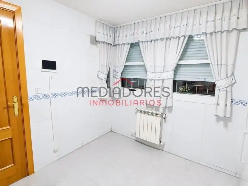 Flat for sale in Calle José Zorrilla, 10, Ensanche Bedroom of Flat for sale in Alcalá de Henares with Air Conditioner, Heating and Private garden
