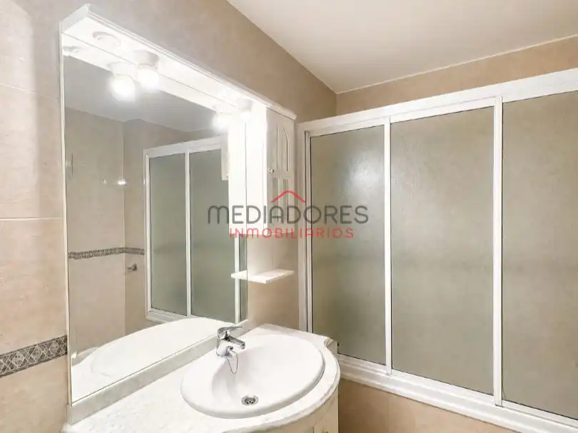 Flat for sale in Calle José Zorrilla, 10, Ensanche Bedroom of Flat for sale in Alcalá de Henares with Air Conditioner, Heating and Private garden