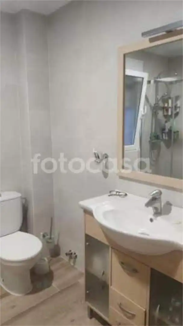 Piso de alquiler en Isla Chica Baño de Piso de alquiler en Huelva con Trastero