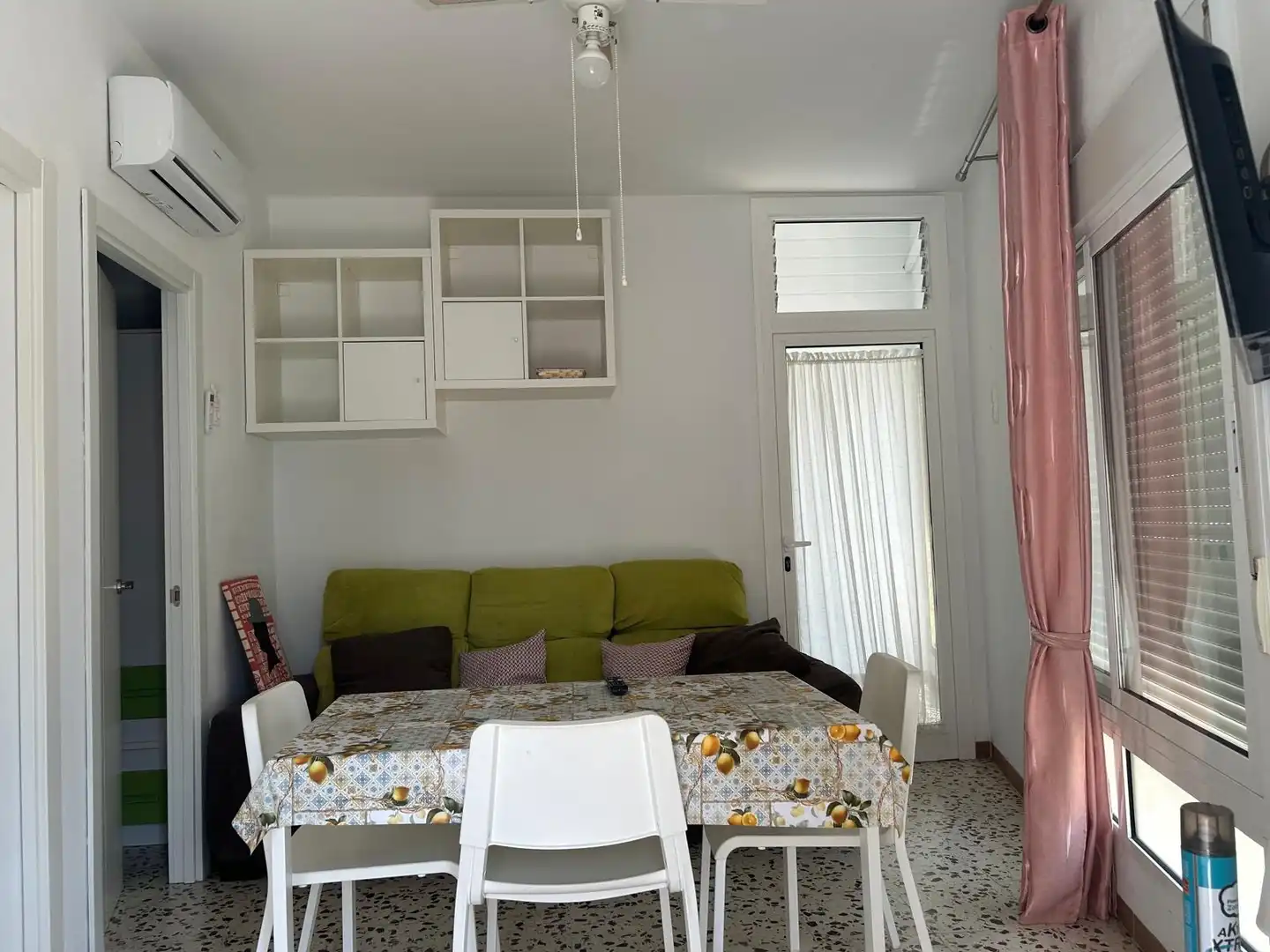 Wohnzimmer von Wohnungen zur Miete in Olivares mit Klimaanlage und Möbliert