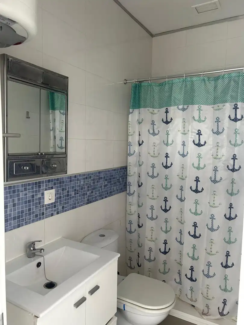 Badezimmer von Wohnungen zur Miete in Olivares mit Klimaanlage und Möbliert