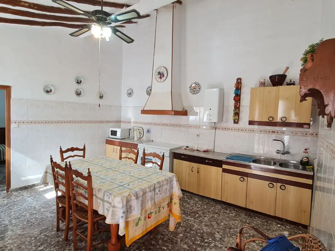 Casa adosada en venta en Calle de la Marmota, 6, Montalvos Cocina de Casa adosada en venta en Montalvos con Calefacción, Trastero y Amueblado