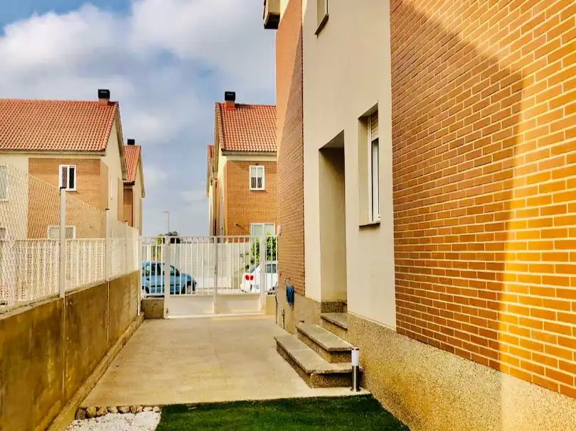Casa o chalet en venta en Calle Don Quijote de la Mancha, 19, La Muela Vista exterior de Casa o chalet en venta en La Muela con Terraza