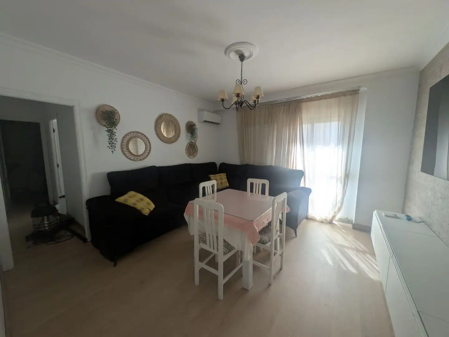 Piso en venta en Calle Calvià, 1, Centro - Barriada Mallorca Sala de estar de Piso en venta en Camas con Aire acondicionado, Calefacción y Parquet