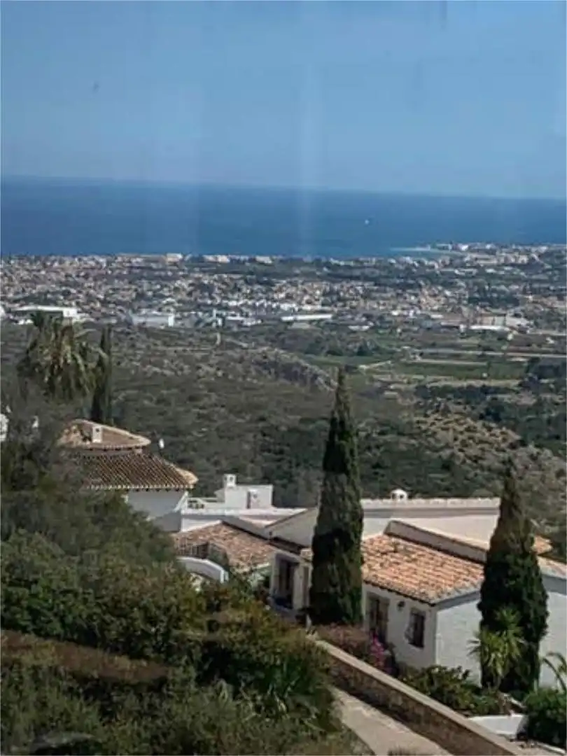Einfamilien-Reihenhaus zum Verkauf in Devessa - Monte Pego Außenansicht von Einfamilien-Reihenhaus zum Verkauf in Dénia mit Terrasse und Schwimmbad