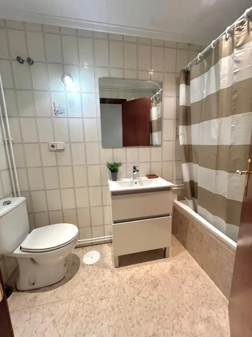 Piso de alquiler en Ronda dels Esports, 1, Monóvar / Monòver Baño de Piso de alquiler en Monóvar / Monòver con Aire acondicionado, Terraza y Amueblado