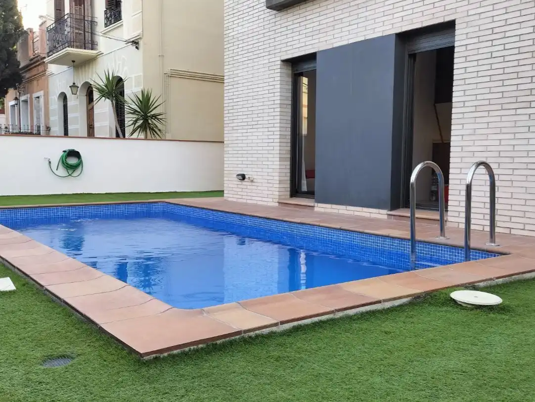 Flat for rent in Plaça D'ocata, 1, El Masnou Swimming pool of Flat for rent in El Masnou with Air Conditioner and Swimming Pool