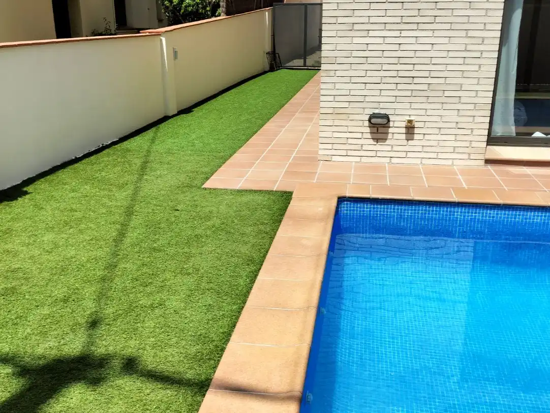 Flat for rent in Plaça D'ocata, 1, El Masnou Swimming pool of Flat for rent in El Masnou with Air Conditioner and Swimming Pool