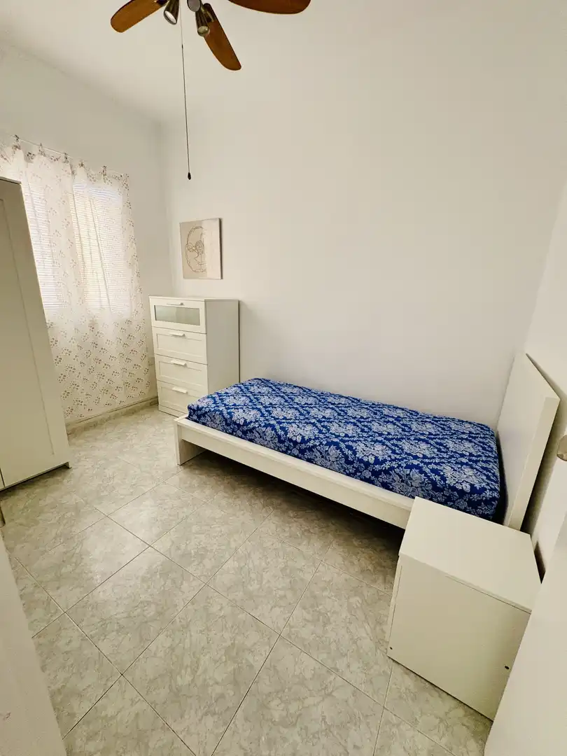 Pis de lloguer a Calle Enrique de Anaga, 33, La Salud Dormitori de Pis de lloguer en Santa Cruz de Tenerife amb Moblat