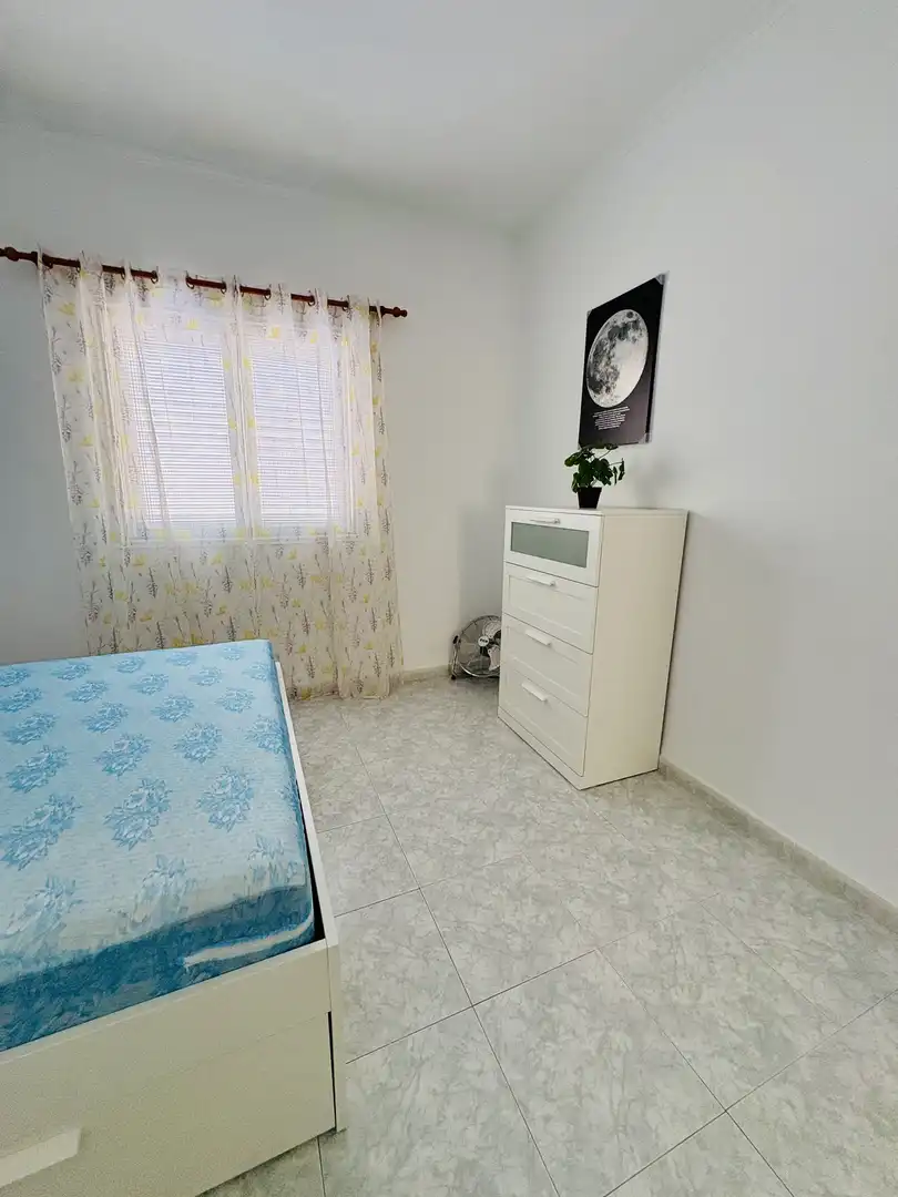 Pis de lloguer a Calle Enrique de Anaga, 33, La Salud Dormitori de Pis de lloguer en Santa Cruz de Tenerife amb Moblat
