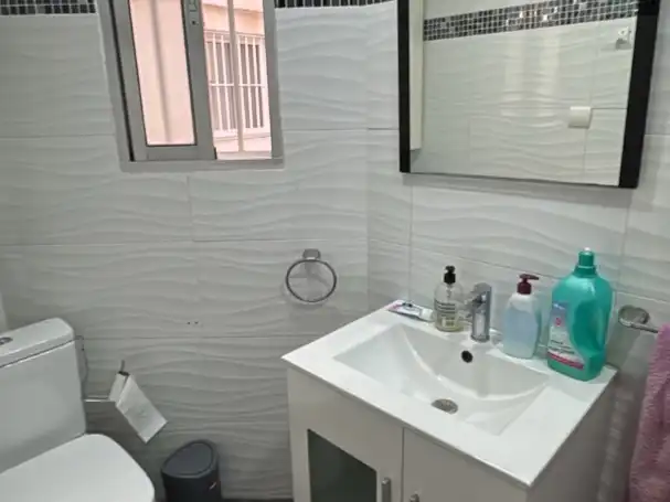 Flat for rent in Avenida Juan XXIII, 6, La Princesa Bathroom of Flat for rent in Málaga with Air Conditioner and Furnished