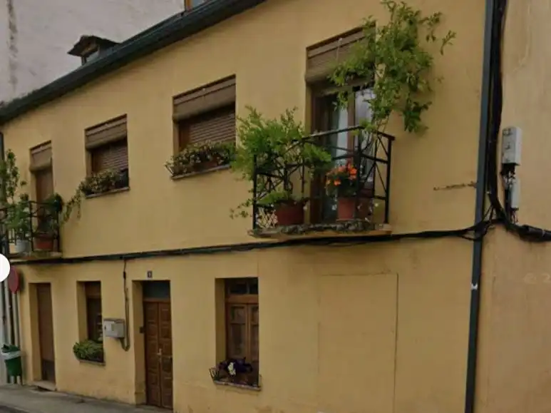 Casa adosada en venda a Rúa Caleras, 9, O Barco de Valdeorras Vista exterior de Casa adosada en venda en O Barco de Valdeorras amb Terrassa, Traster i Balcó