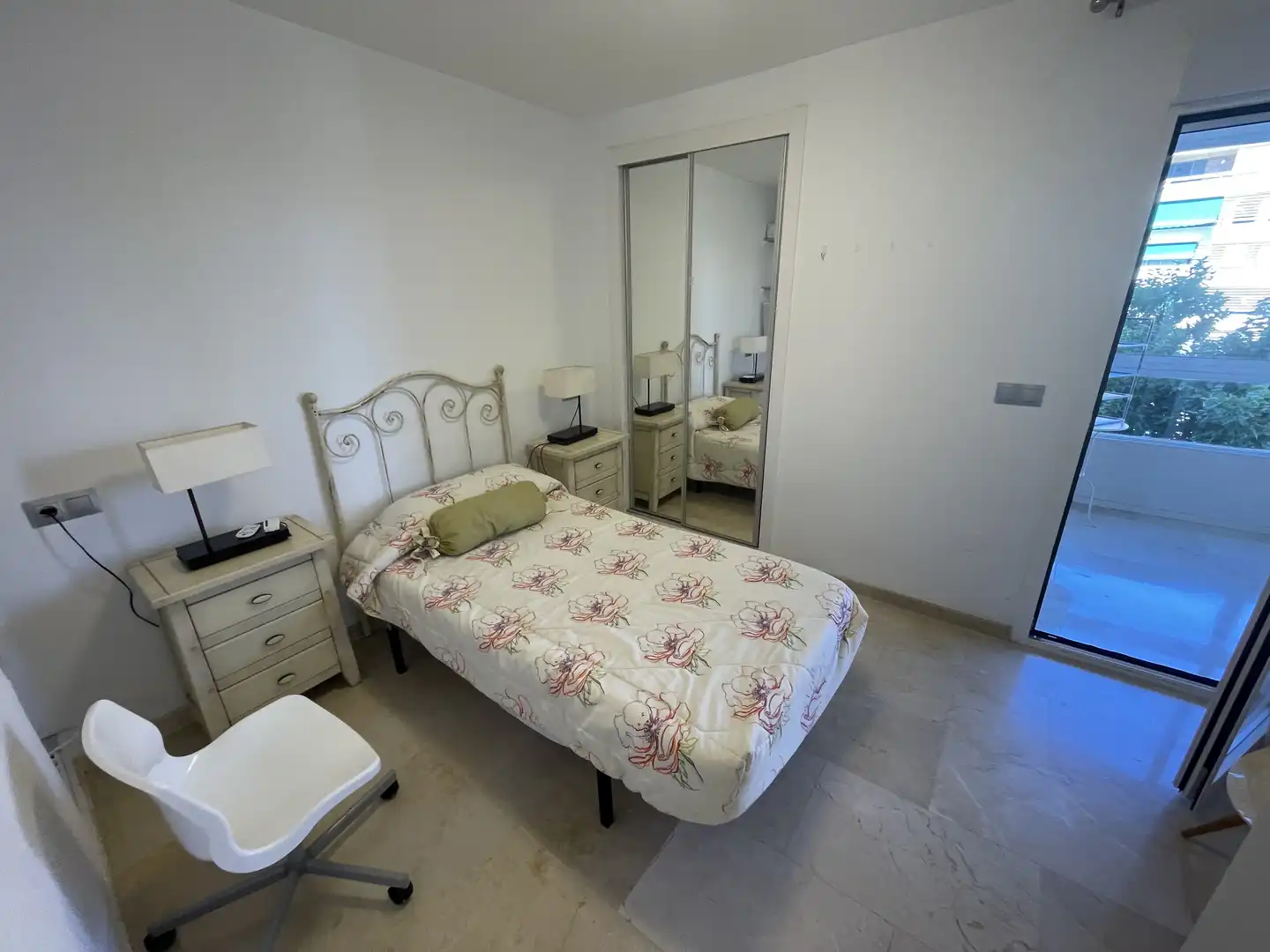 Wohnung zur Miete in Calle del Trópico, 3, La Carihuela - Los Nidos Schlafzimmer von Wohnung zur Miete in Torremolinos mit Klimaanlage, Heizung und Privatgarten
