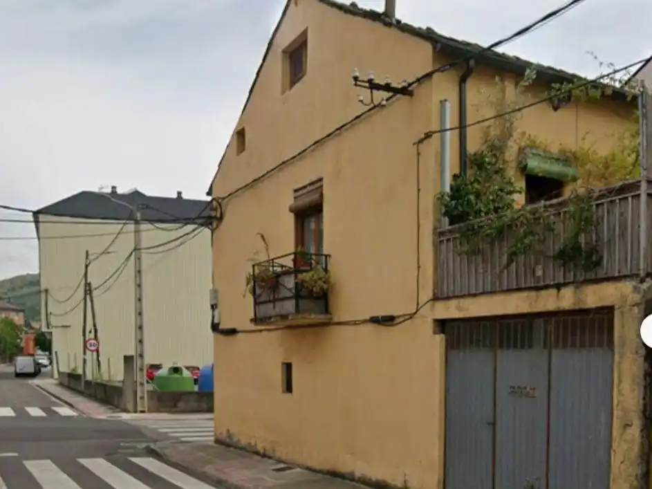 Casa adosada en venda a Rúa Caleras, 9, O Barco de Valdeorras Vista exterior de Casa adosada en venda en O Barco de Valdeorras amb Terrassa, Traster i Balcó