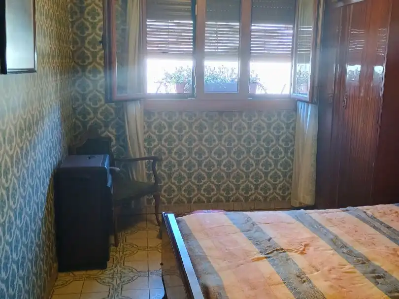 Casa adosada en venda a Rúa Caleras, 9, O Barco de Valdeorras Dormitori de Casa adosada en venda en O Barco de Valdeorras amb Terrassa, Traster i Balcó