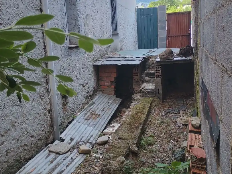 Casa adosada en venda a Rúa Caleras, 9, O Barco de Valdeorras Casa adosada en venda en O Barco de Valdeorras amb Terrassa, Traster i Balcó